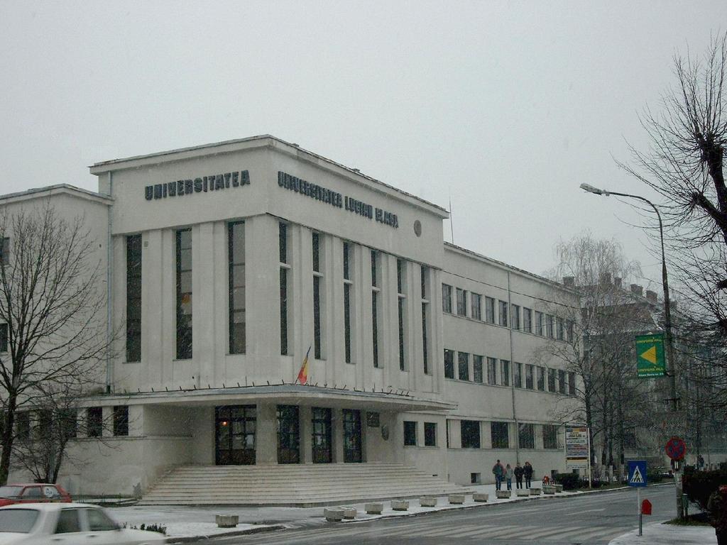 Central City Ap Sibiu Bagian luar foto